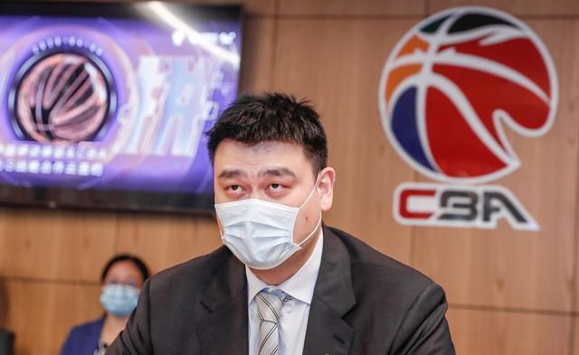 臣服学生胯下的丝袜老师